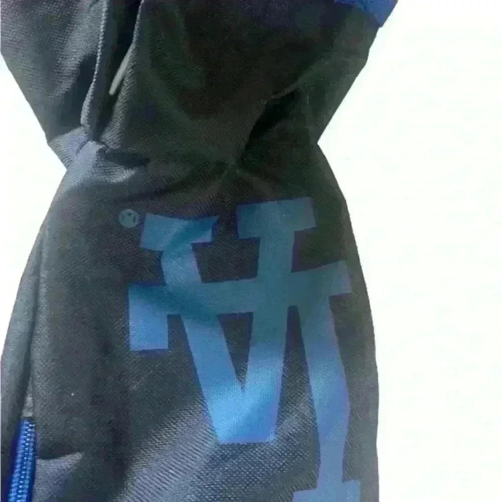 LA Dodgers Hi-Chew Duffel Bag SGA Stadium Giveaway MLB - Picture 2 of 5